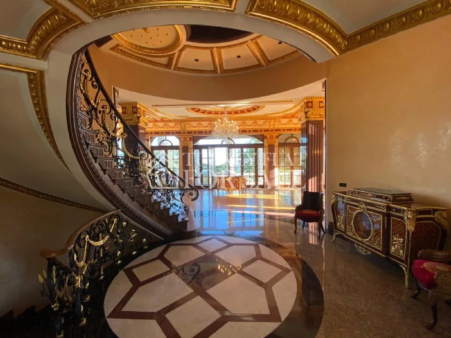 Bosphorus View Mansion For Sale in Istanbul, İstanbul – photo 6