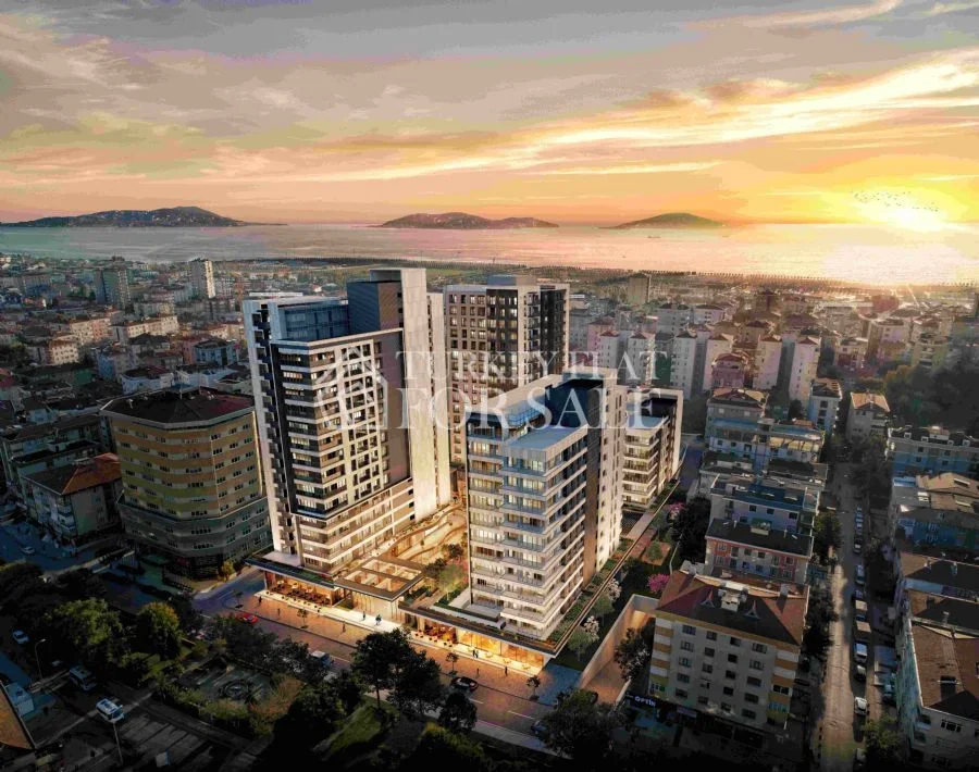 Luxury properties for sale with sea view near the beach in Maltepe, Istanbul, İstanbul