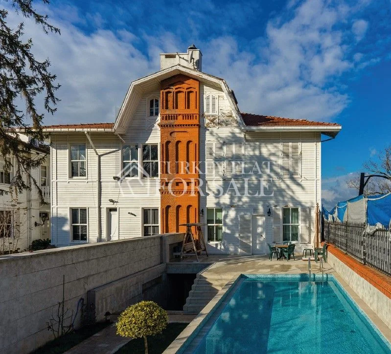 Luxury Mansion for Sale with a dock by the Bosphorus in Yeniköy, Sarıyer, İstanbul – photo 4
