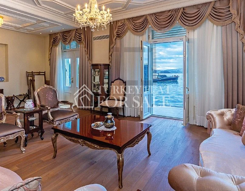 Luxury Mansion for Sale with a dock by the Bosphorus in Yeniköy, Sarıyer, İstanbul – photo 3
