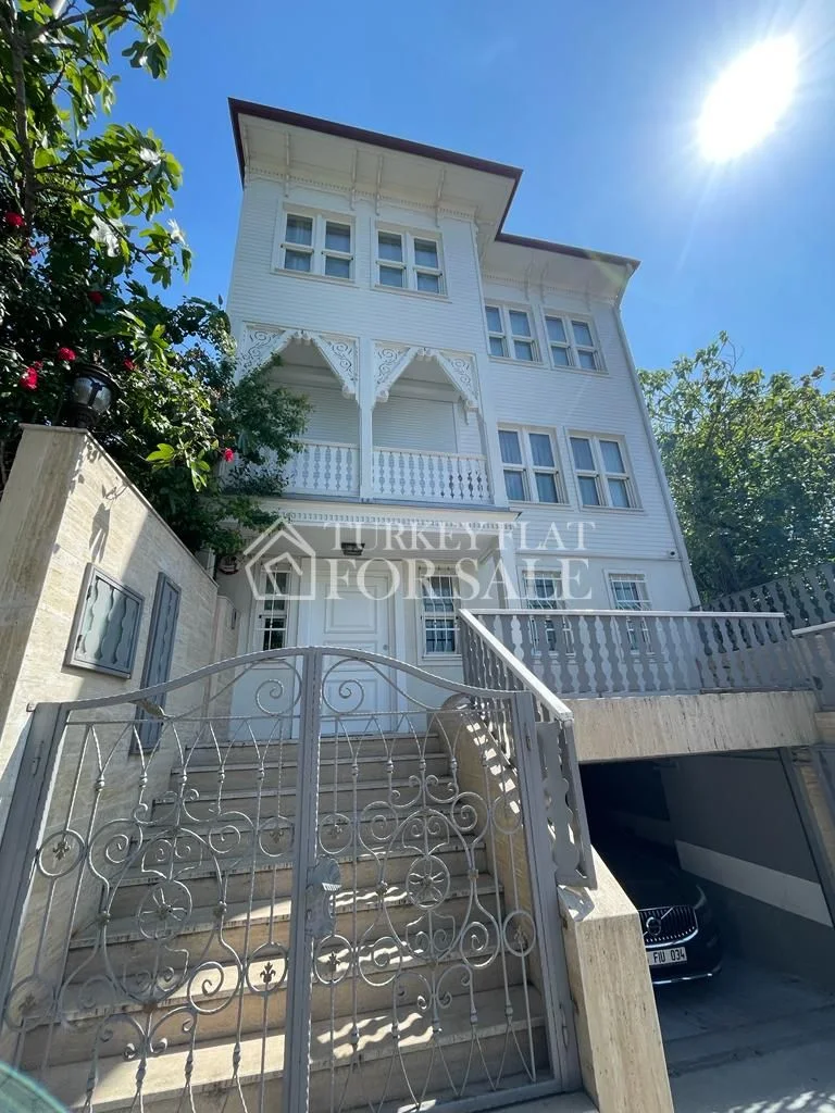 Ultra Luxury Designed Mansion for Sale in Beylerbeyi, Istanbul with Stunning Bosphorus View and Large Garden, Üsküdar, İstanbul – photo 11