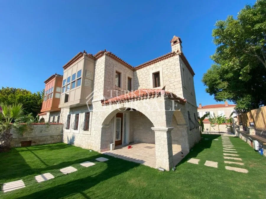 Villa For Sale With Greek Architecture In Cesme Alacati!, İzmir – photo 4