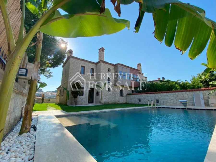 Villa For Sale With Greek Architecture In Cesme Alacati!, İzmir – photo 2
