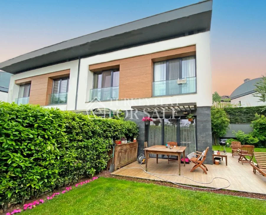 Sariyer Zekeriyakoy | Villa For Sale, Sarıyer, İstanbul
