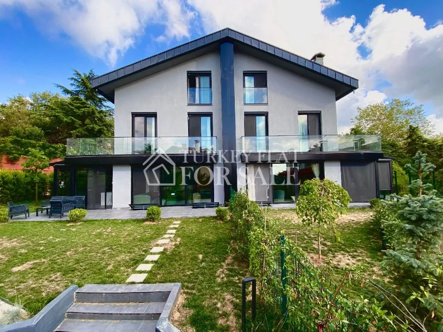 Modern villa in Sarıyer Zekeriyakoy, Istanbul, İstanbul