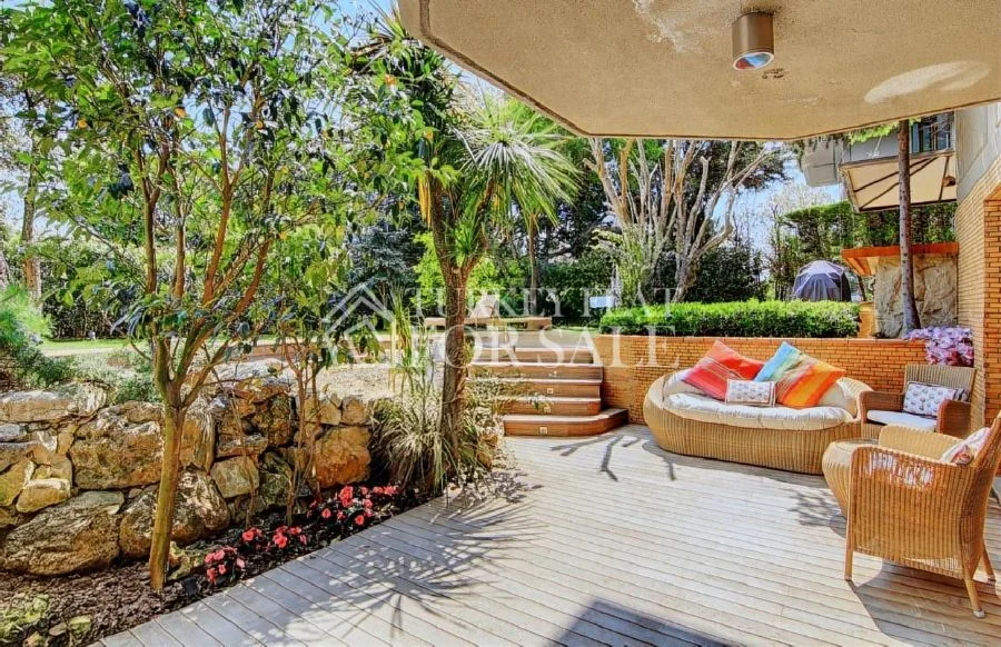 Bosphorus View Villa for Sale in Tarabya, Sarıyer, İstanbul – photo 6