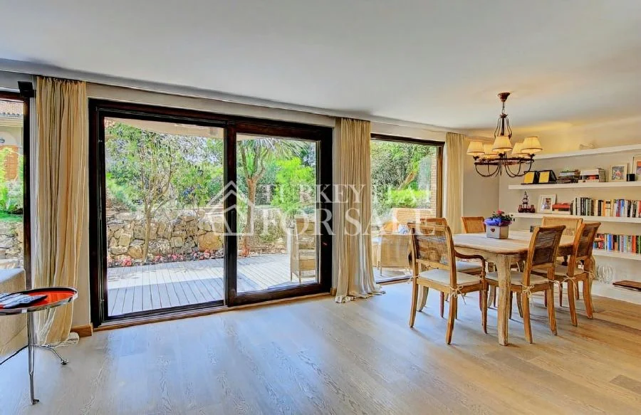 Bosphorus View Villa for Sale in Tarabya, Sarıyer, İstanbul – photo 9
