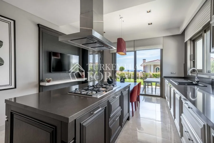 Sea view luxury villas and apartments for sale in BeylikdüzüIstanbul, İstanbul – photo 1